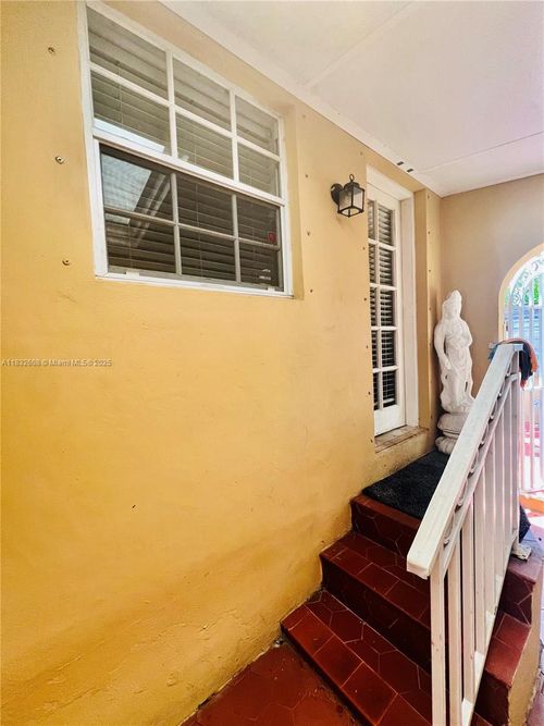 1-2424 Sw 18th Ave, Miami, FL, 33145-3814 | Card Image