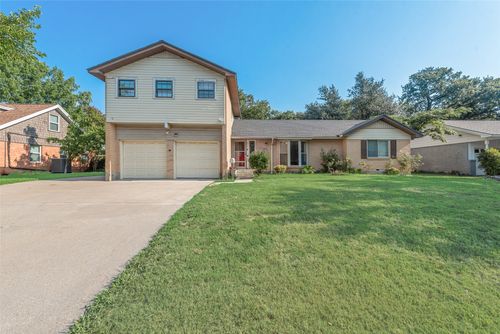 2731 W 11th St, Irving, TX, 75060-3511 | Card Image