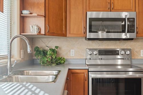 170-46000 Thomas Rd, Chilliwack, BC, V2R5W6 | Card Image