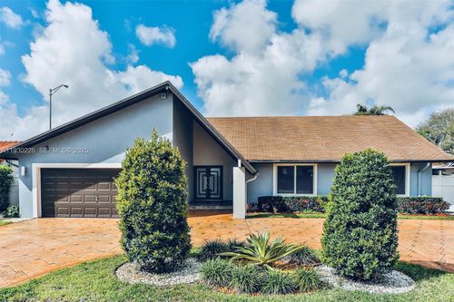 20550 Ne 8th Ct, Miami, FL, 33179-1922 | Card Image