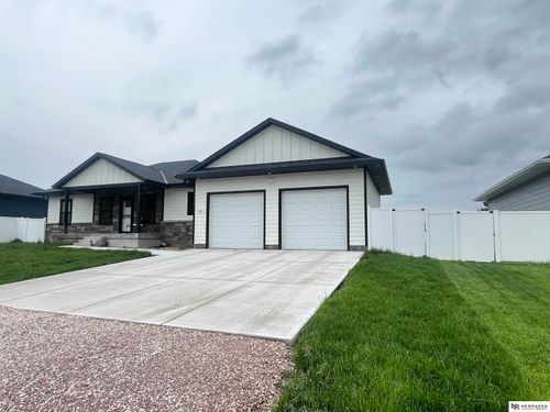 1001 Trail Dr, Valentine, NE, 69201-1910 | Card Image