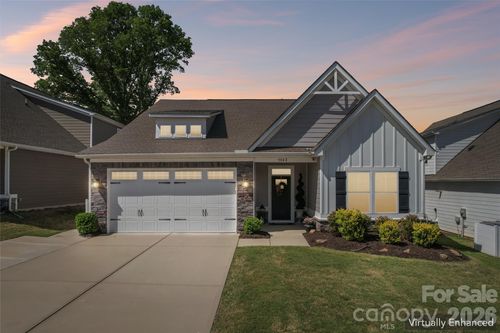 5042 Summer Surprise Ln, Charlotte, NC, 28215-6719 | Card Image