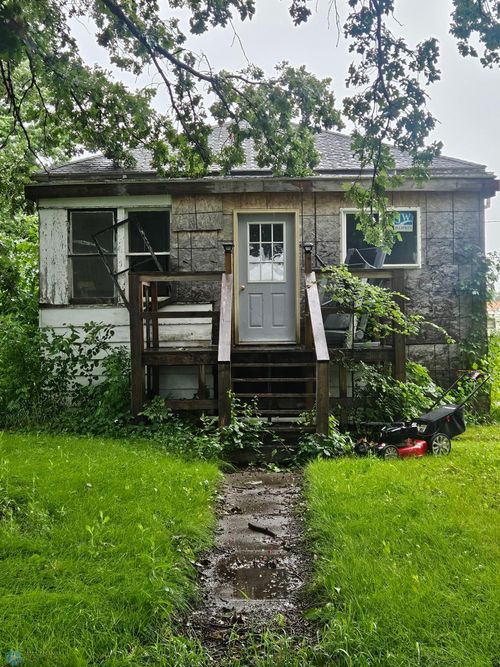 24 1st Ave Se, Lidgerwood, ND, 58053-4242 | Card Image