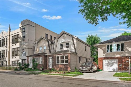 15 Depan Ave, Floral Park, NY, 11001-2206 | Card Image