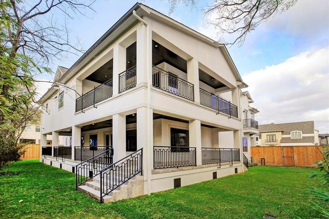 8304 Maple Ct, House other with 5 bedrooms, 5 bathrooms and 2 parking in Bellaire TX | Image 36