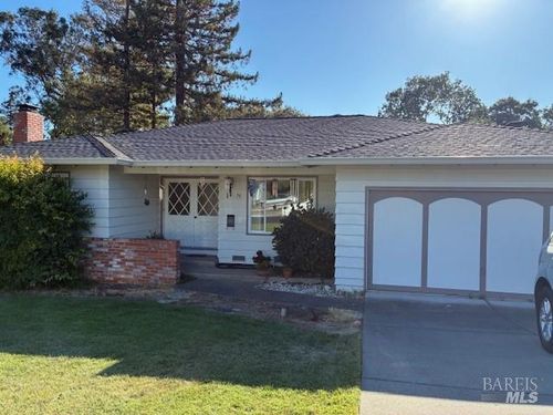 33 Kenwood St, Napa, CA, 94558-3719 | Card Image
