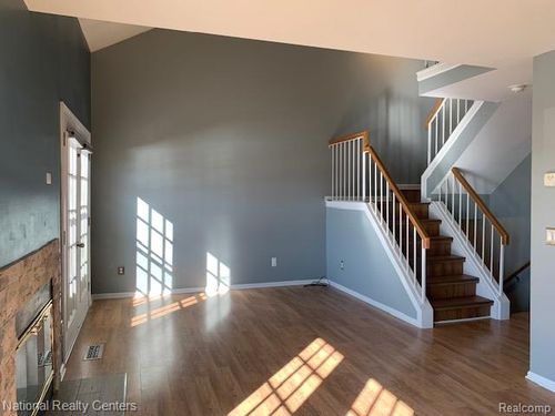 27-43797 Stoney Ln, Sterling Heights, MI, 48313-2259 | Card Image