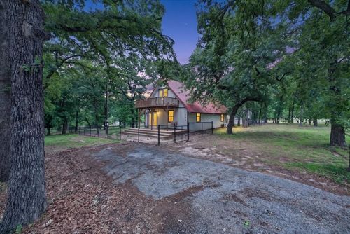 203 Fairway Dr, Nocona, TX, 76255-9209 | Card Image