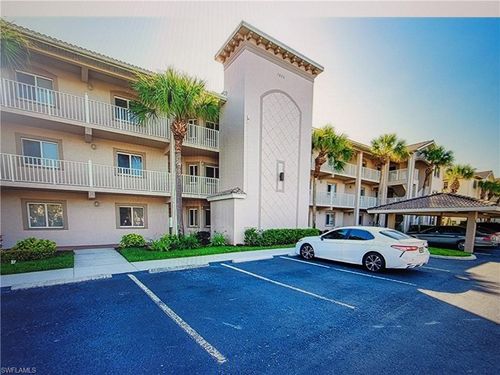 9-201-7823 Regal Heron Cir, NAPLES, FL, 34104-5940 | Card Image