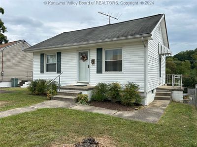 966 Elliott Street, House other with 2 bedrooms, 1 bathrooms and null parking in Saint Albans WV | Image 1