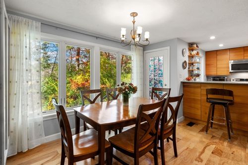 d-305 Winchester St, Newton, MA, 02461-2048 | Card Image