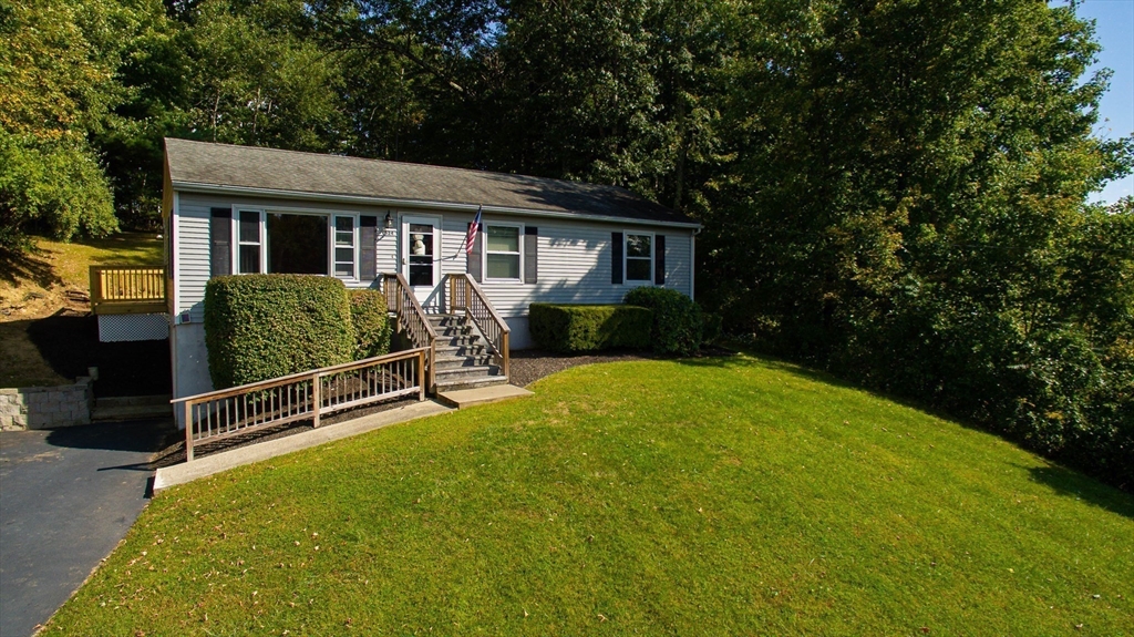 Pleasant St, Southbridge, MA 01550