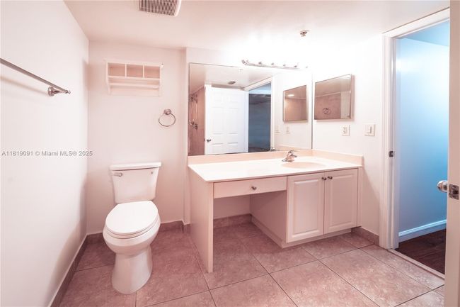 APT-204 - 619 E Sheridan St, Condo with 2 bedrooms, 2 bathrooms and null parking in Dania Beach FL | Image 34