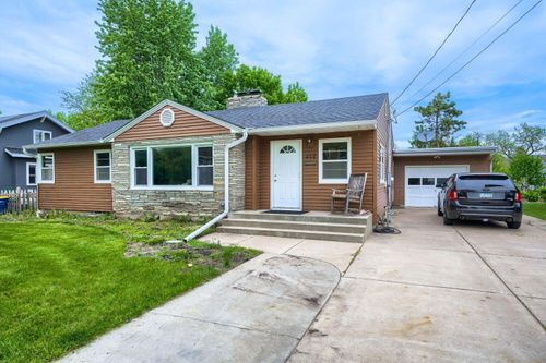 212 Woodley St W, Northfield, MN, 55057-2738 | Card Image