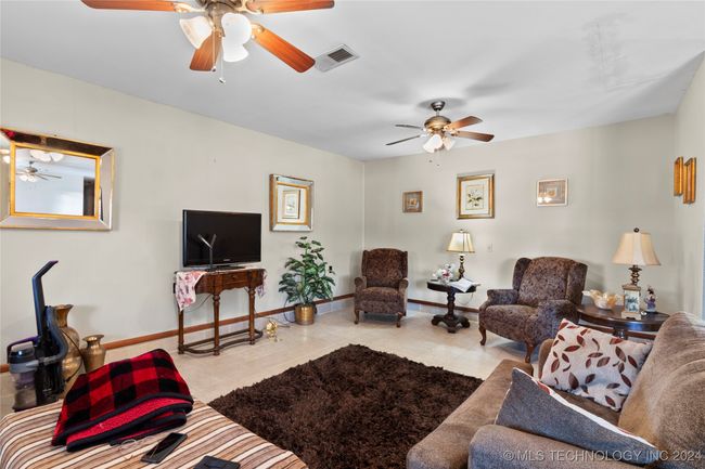 1421 S Hayes Ave, House other with 3 bedrooms, 2 bathrooms and null parking in Wagoner OK | Image 31