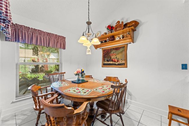 Enjoy Breakfast with a beautiful view of your backyard! | Image 17