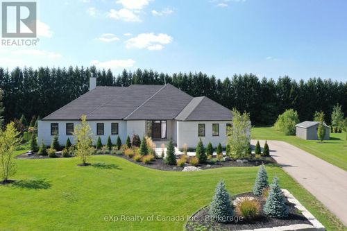 33 August Cres, Otterville, ON, N0J1R0 | Card Image