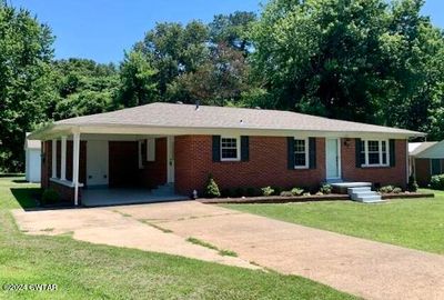 302 Flora Circle, House other with 3 bedrooms, 2 bathrooms and 3 parking in Newbern TN | Image 1