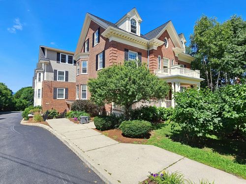 unit-205-81 S Williams St, Burlington, VT, 05401-3469 | Card Image