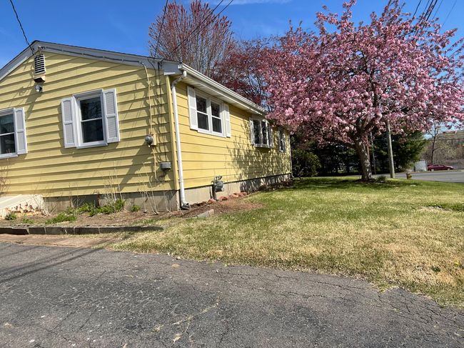 68 Dewey Ave, House other with 2 bedrooms, 2 bathrooms and null parking in Plainville CT | Image 4