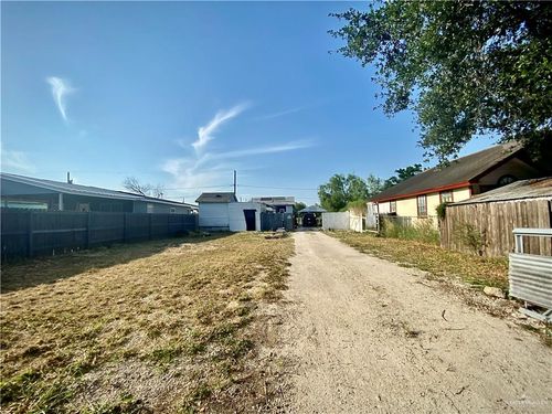 132 Valle Vista St, Edcouch, TX, 78538-2515 | Card Image