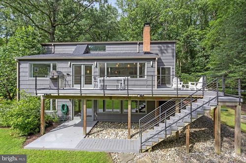 718 Springvale Rd, GREAT FALLS, VA, 22066-2904 | Card Image