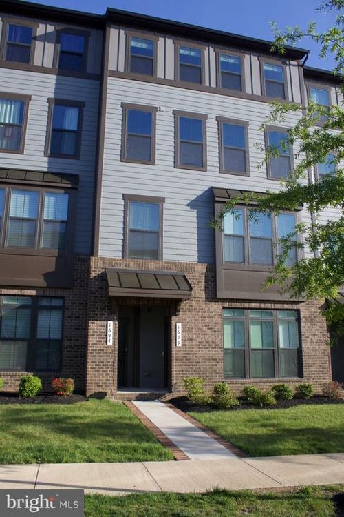 1697 Dunnington Pl, DUMFRIES, VA, 22026-3087 | Card Image