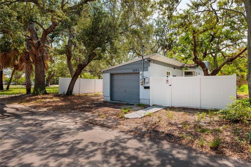 2223 W Harbor Dr S, ST PETERSBURG, FL, 33705-3051 | Card Image