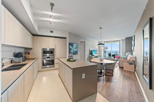 1509-4111 S Ocean Dr, Hollywood, FL, 33019-3055 | Card Image