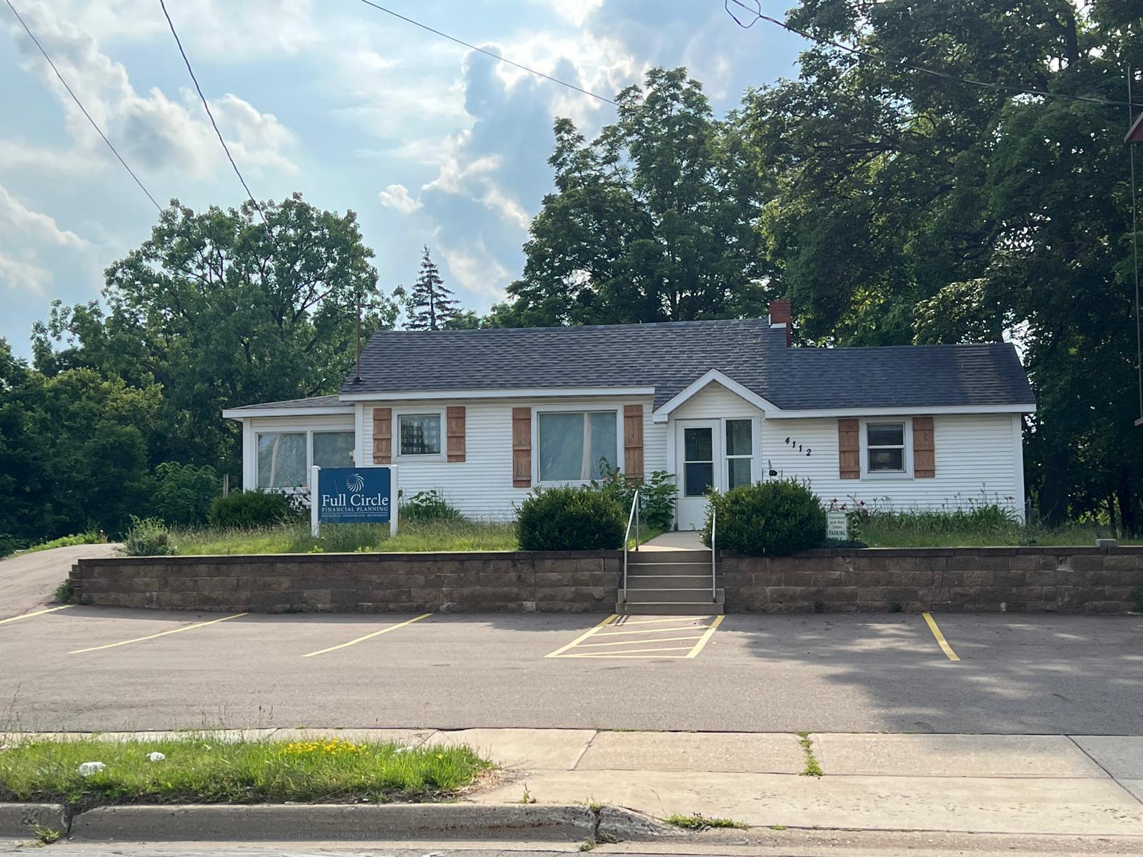 Commercial Sale in Lansing