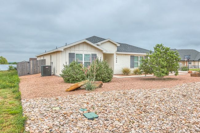 7998 Bearcat Ct, House other with 4 bedrooms, 2 bathrooms and 2 parking in San Angelo TX | Image 4
