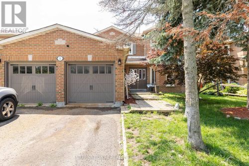 2 Hook Crt, Barrie, ON, L4N7H7 | Card Image