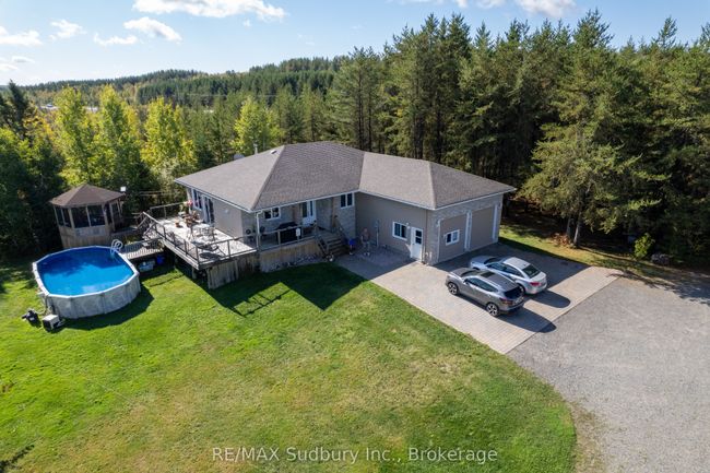 2950 Radar Rd, House other with 4 bedrooms, 3 bathrooms and 20 parking in Garson ON | Image 5