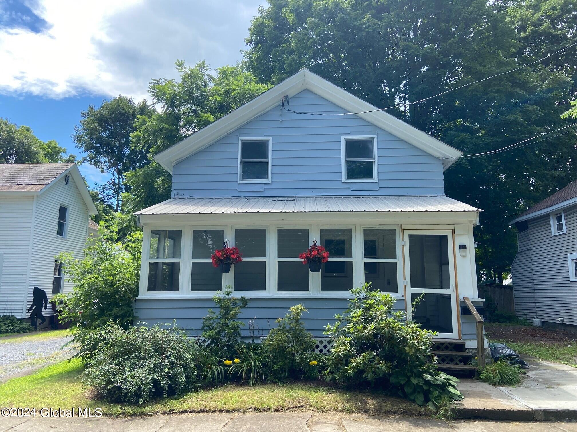 Chestnut St, South Glens Falls, NY 12803