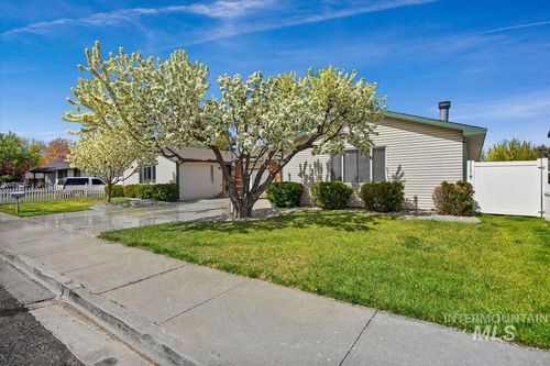 324/328 Ridgeway Dr., Twin Falls, ID, 83301 | Card Image