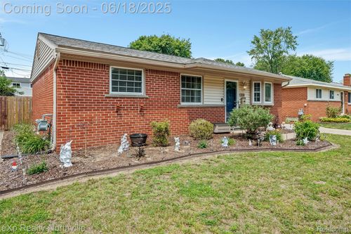 37538 Walnut St, Romulus, MI, 48174-1040 | Card Image