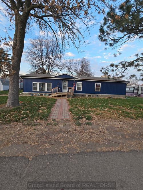 820 S Pine Ave. #220, Hastings, NE, 68901 | Card Image