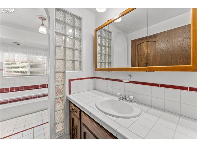 1845 Sw 18 Th Ct, House other with 4 bedrooms, 3 bathrooms and 2 parking in Gresham OR | Image 22