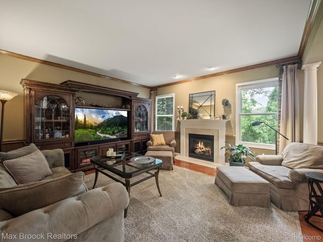 7-web-or-mls-P2277374.jpg | Image 6