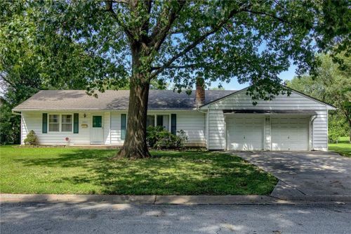 1006 Little Avenue, Grandview, MO, 64030 | Card Image