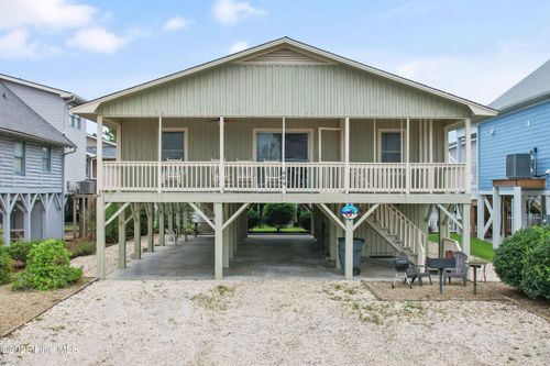 424 5th St, Sunset Beach, NC, 28468-4008 | Card Image