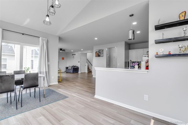 B-59625 Twin Pines dr, Lyon Twn-Inside-11.jpg | Image 19