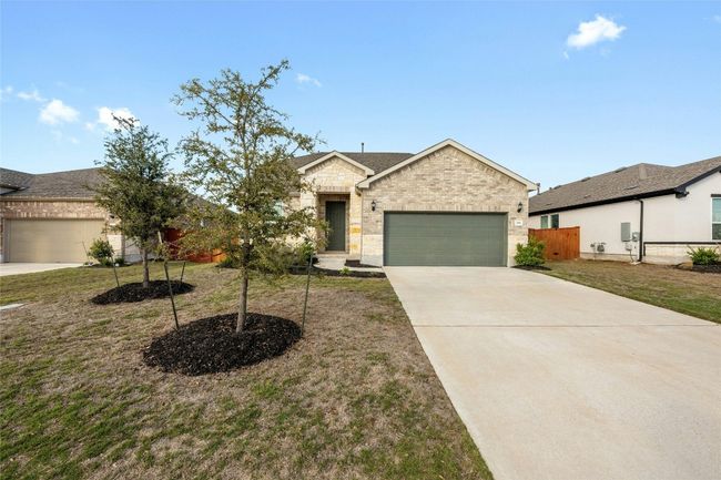 Hurry home to 315 Climbing Rock Loop! | Image 39