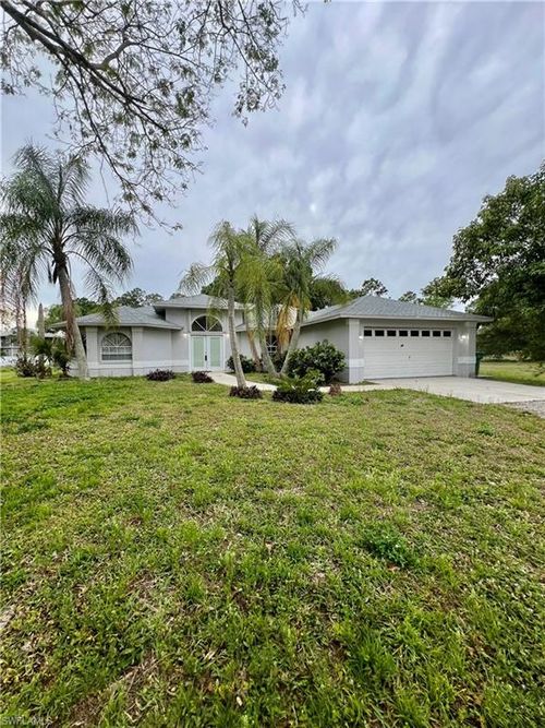 50 24th Ave, Naples, FL, 34120-6325 | Card Image