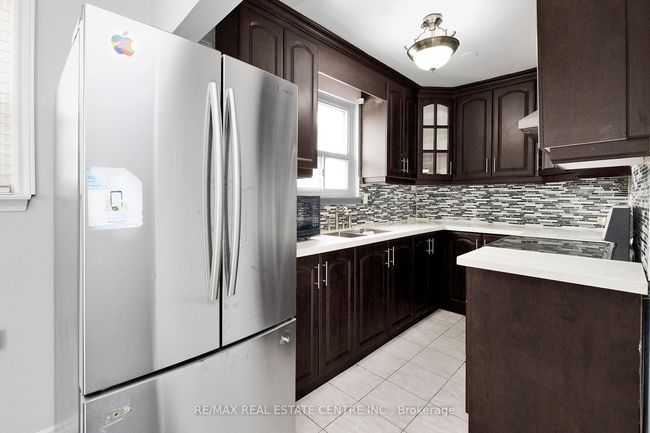69 Newstead Cres, House attached with 4 bedrooms, 2 bathrooms and 3 parking in Brampton ON | Image 11