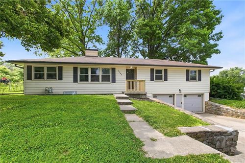 7745 Yecker Ave, Kansas City, KS, 66109-1646 | Card Image