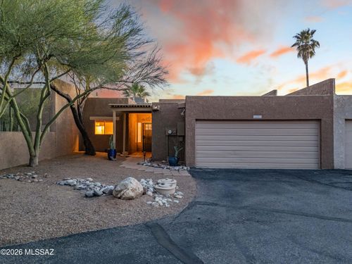6441 N Foothills Drive, Tucson, AZ, 85718 | Card Image