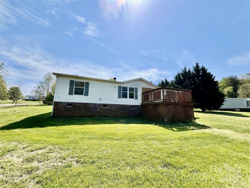 105 Branson Dr, Olin, NC, 28660-9416 | Card Image