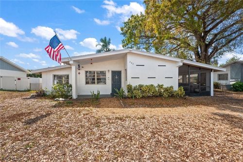 243 Lakeview Dr, NORTH FORT MYERS, FL, 33917-3422 | Card Image
