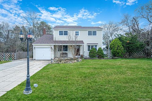 60 1st Ave, Medford, NY, 11763-3837 | Card Image